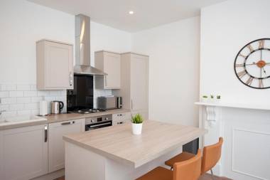 Flat A - Hereford House - Beautiful 1 Bedroom 1 Bathroom ground floor apartment in Central Southsea