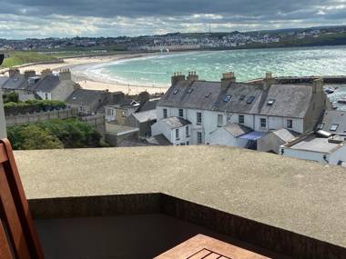 Portrush Penthouse Stunning Harbour & Atlantic Views