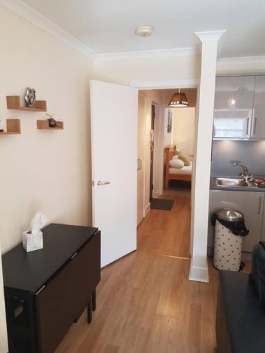 4B Wentworth Street Apartment