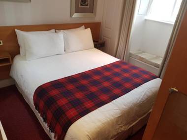 The Waterfront Seafront hotel and Bistro