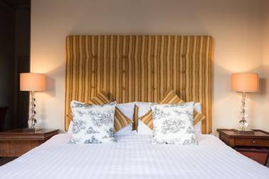 OX Hotel Bar & Grill