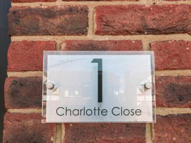 1 Charlotte Close