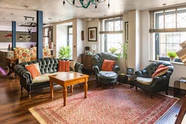 3 Bed- The Catacombs from White Lane Lets