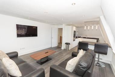 3 Bed- The Regency Suite