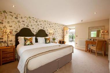 The Fox and Hounds Country Inn