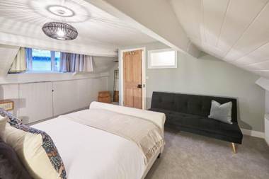 Host & Stay - Sleepers @ No.8