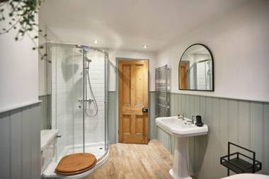 Host & Stay - Sleepers @ No.8