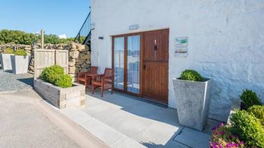 Saddle and Stable Rooms