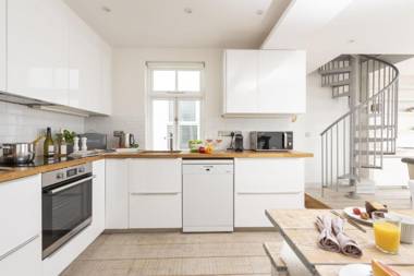 Upper Chandlers Cottage