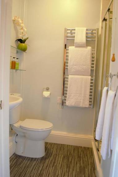 Lowbyer Manor Country House