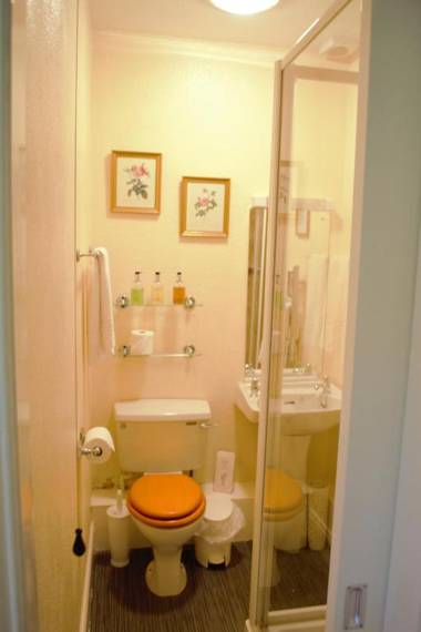 Lowbyer Manor Country House