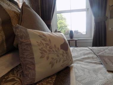 Glendale Guest House