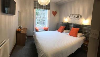 Crown and Cushion Appleby