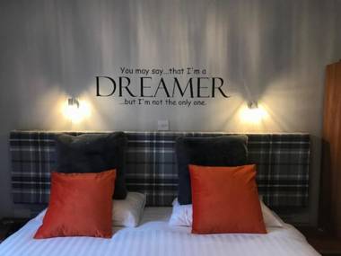 Crown and Cushion Appleby