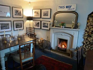 Bampton Village Shop Accommodation