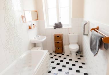 Albion Guest House & Apartments