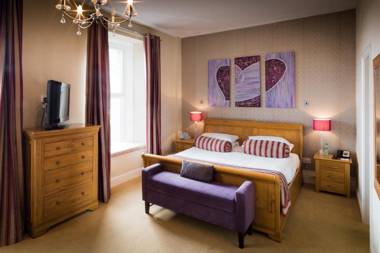 Wolfscastle Country Hotel