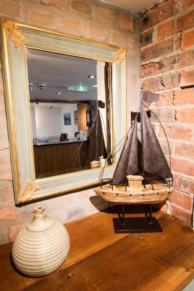 St. Davids Cross Hotel