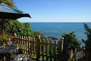 The Cottage - Sea Views Direct Access to Beach Pet Friendly
