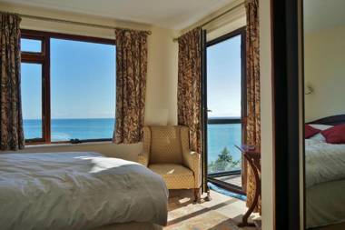 The Cottage - Sea Views Direct Access to Beach Pet Friendly