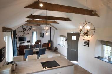 The Blacksmiths - Luxury Cottage Countryside Views Pet Friendly
