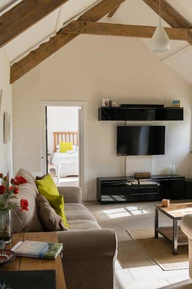 The Dairy - Luxury Cottage Hot Tub and Summer House Countryside Views Pet Friendly