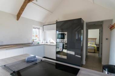 The Dairy - Luxury Cottage Hot Tub and Summer House Countryside Views Pet Friendly