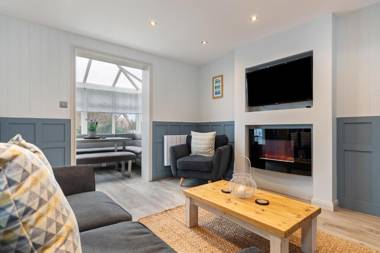 Cartwright's Cottage - Indoor Pool Sports Courts Play Park