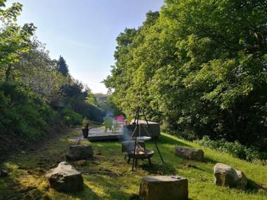 Amazing house- woodlands gardens & near beaches