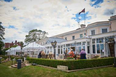 Phyllis Court Members Club