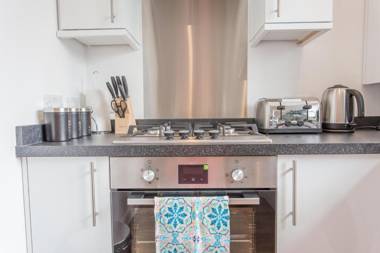 Rana Court Apts 1 & 2 Bed Apts close to Hospitals Business & Science Parks