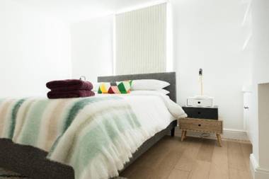 The Old Tailor House - Large & Charming 3BDR Home in Jericho