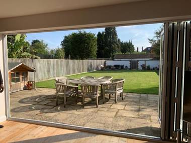 Very spacious Victorian 4 bedroom house with lovely garden and parking in North Oxford