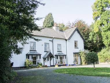 Brookside Manor House
