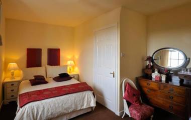 Pinewood Lodge Guest House