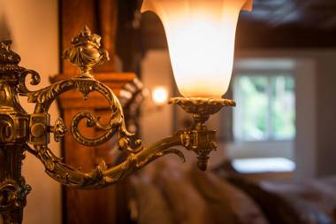 The Saddleworth Hotel