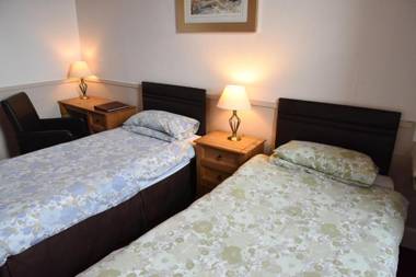 Corran House Guest House & Hostel