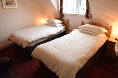 Corran House Guest House & Hostel