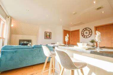 Rowan Tree Apartment - A modern quiet hideaway with sweeping views across Oban