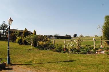 LIONHEART LUXURY LODGE sleeps 10 at Fairview Farm Nottingham set in 88 acres