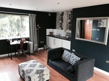 Best Western Plus Oaklands Hotel