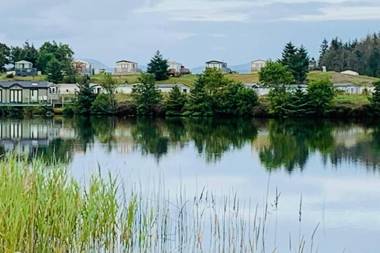 Sleeps 4 Loch Views Fishing Golf Riding Shooting