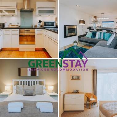 "The Penthouse Newquay" by Greenstay Serviced Accommodation - Stunning 3 Bed Apartment - Ideal for Families Mixed Groups Contractors and Relocations -Parking  Netflix Wi-Fi & Close To All Beaches & Restaurants