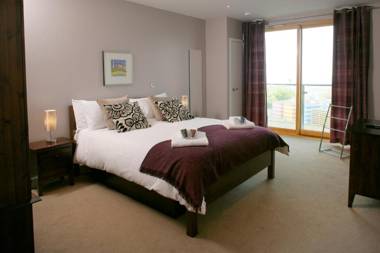 Ground Floor 2-bedroom Apartment - Fistral Beach