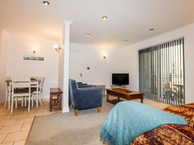 4 Beachcombers Apartments Newquay