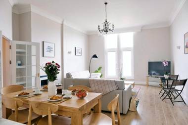 Tides - Luxury Sea Views Apartment