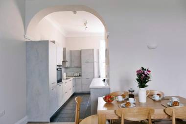 Tides - Luxury Sea Views Apartment