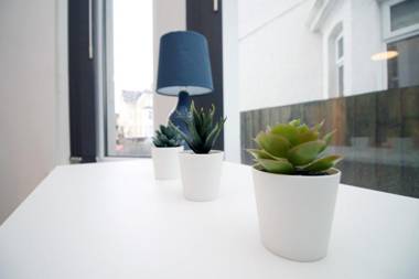 Chepstow House Apartment 1 by StayBC