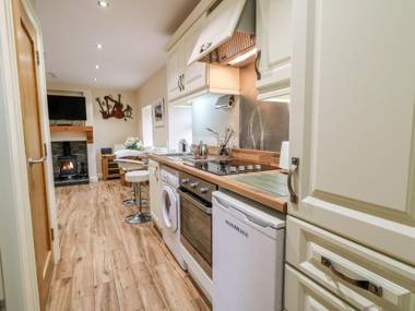 Lough Island Reavy Cottage