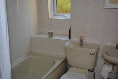 Central Apartment 3B